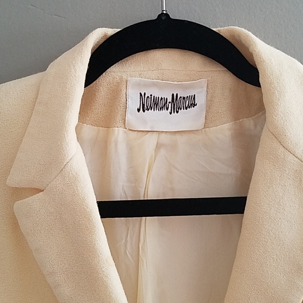 Neiman Marcus 100% Pure Wool Blazer
